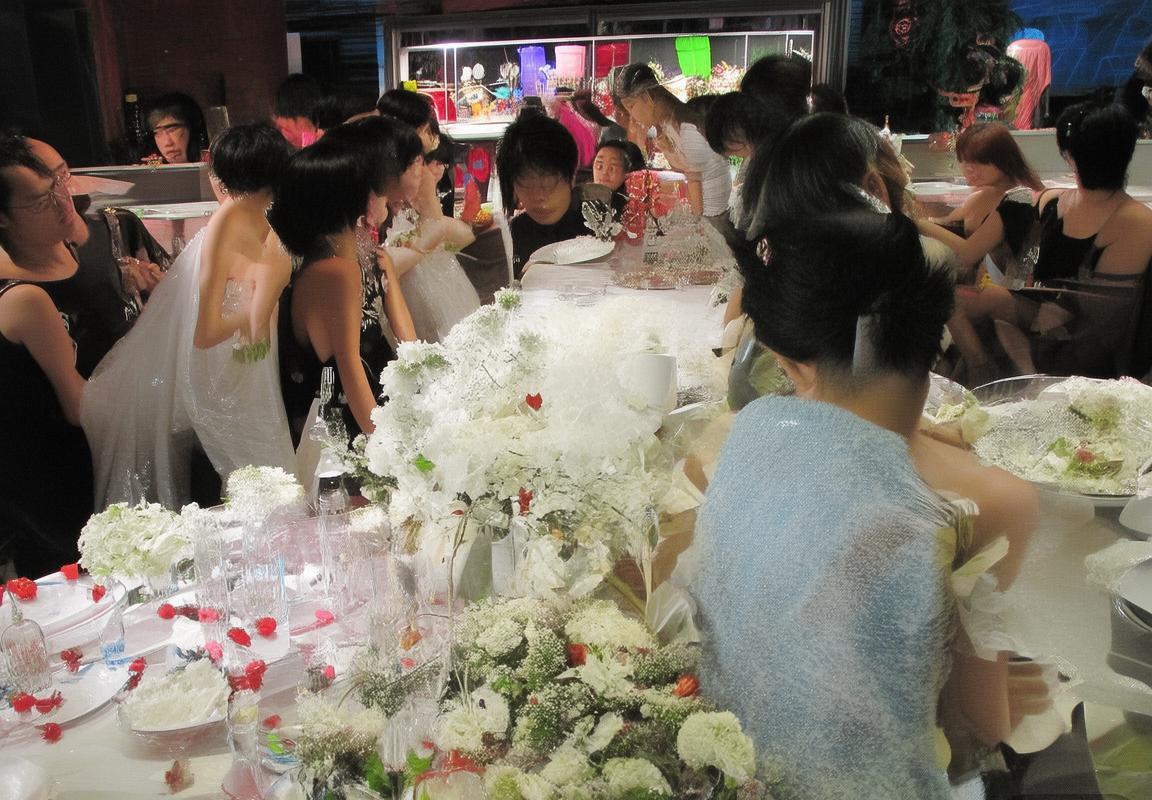 孟菲斯灰熊青春风暴席卷西部格局，莫兰特领衔季后赛新势力崛起